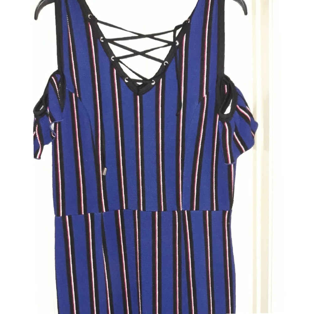 XOXO Strip Dress - Picture 2 of 6